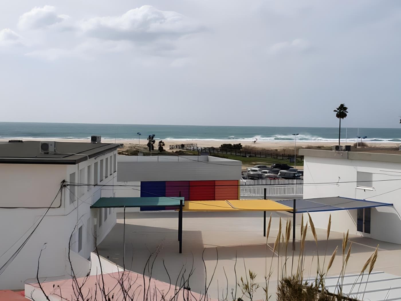 Apartamento con terraza y vistas al mar solo familias y parejas - image 2